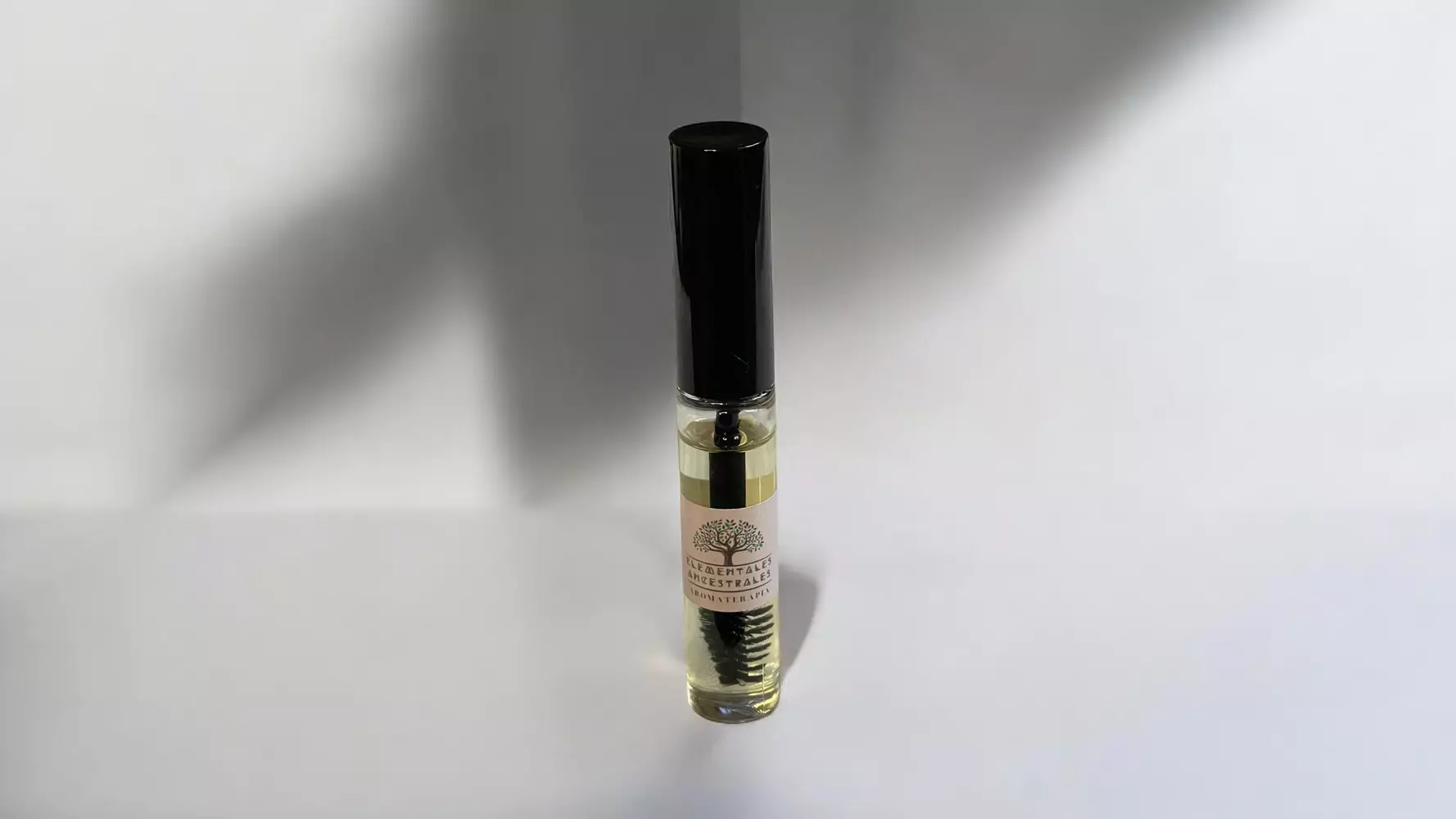 Aceite de Ricino para Pestañas Formato Rímel con fondo blanco