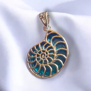 Colgante de Caracola con Avalon